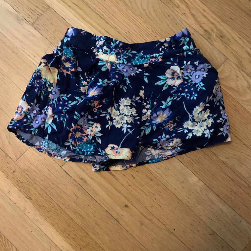 Navy blue pattern shorts